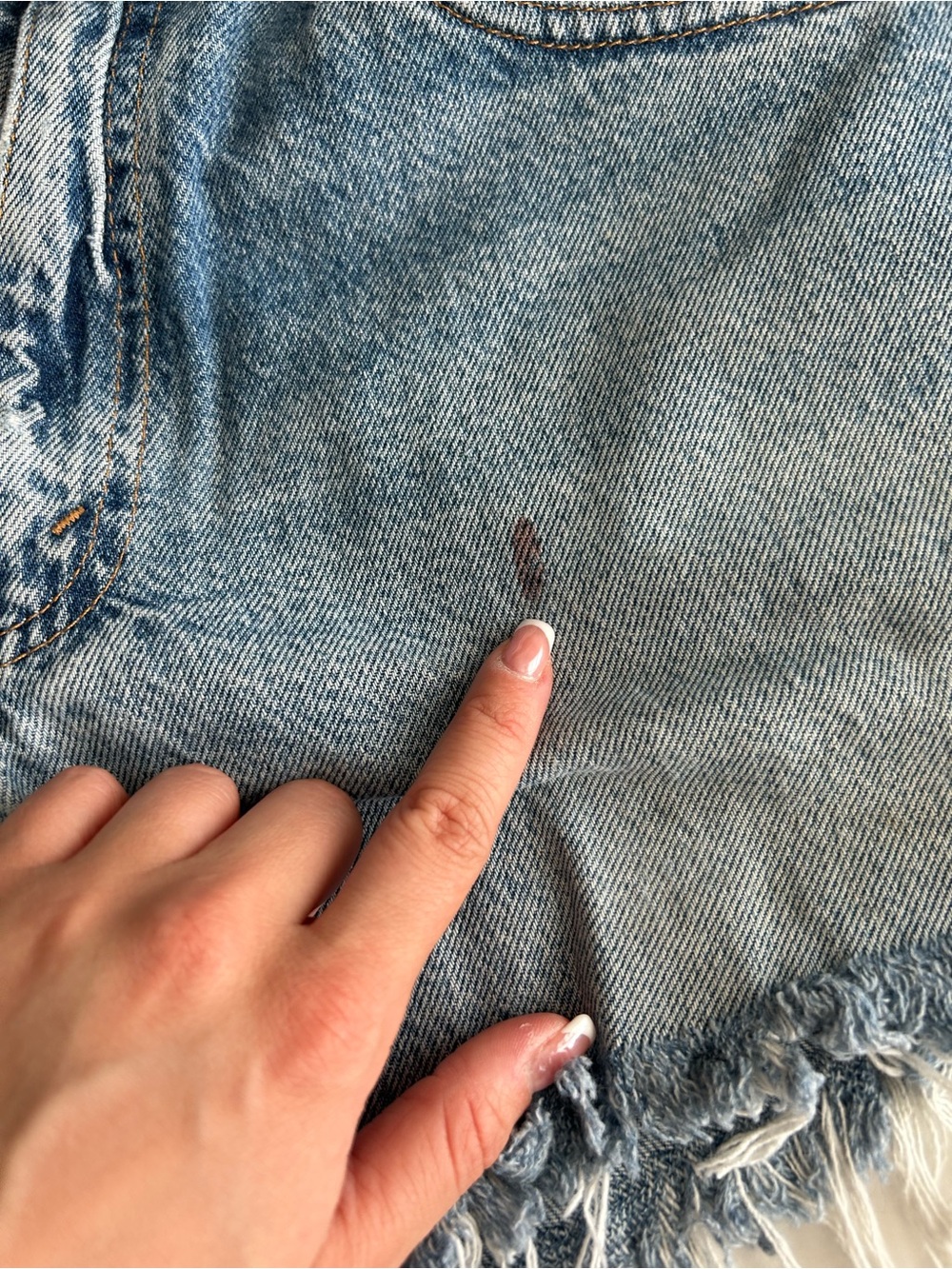 Levi's 550s Light Wash Distressed Denim Cutoff Shorts - Picture 7 of 15